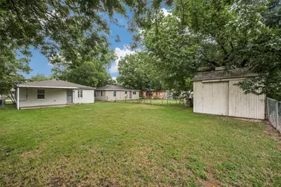 717 Small Street, Bowie, TX 76230 - Photo 25