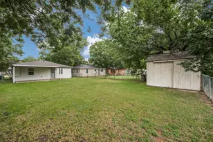 717 Small St, Bowie, TX 76230 - Photo 25
