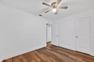 6516 Meadowview Ln, Watauga, TX 76148 - Photo 17