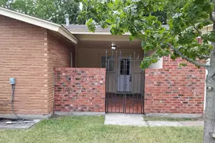 423 Columbia Cir, Irving, TX 75062 - Photo 7
