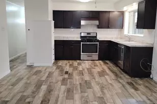 423 Columbia Cir, Irving, TX 75062 - Photo 11