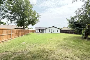 3910 Pocatello St, Irving, TX 75062 - Photo 39