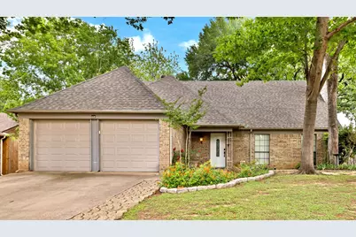 513 Harrington Lane, Euless, TX 76039 - Photo 1
