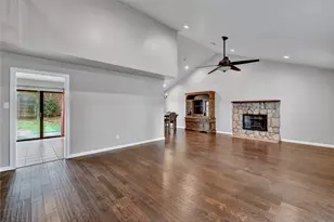 513 Harrington Ln, Euless, TX 76039 - Photo 3