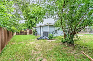 1108 Sharondale St, Fort Worth, TX 76115 - Photo 5