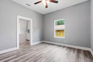 3454 Frazier Ave, Fort Worth, TX 76110 - Photo 17
