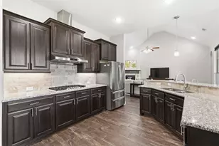210 Covington Dr, Wylie, TX 75098 - Photo 7