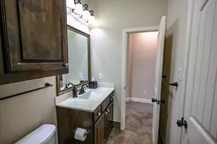 5075 Italia Ln, Grand Prairie, TX 75052 - Photo 17
