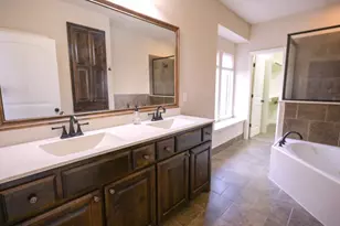 5075 Italia Ln, Grand Prairie, TX 75052 - Photo 15