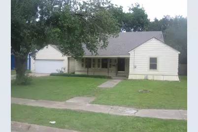 1104 Park Avenue, Bonham, TX 75418 - Photo 1