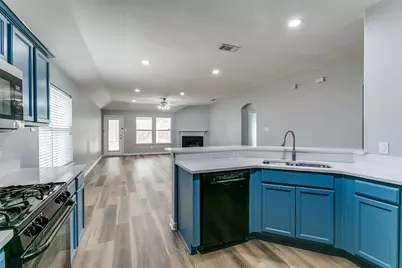 815 Creekside Drive, Little Elm, TX 75068 - Photo 13