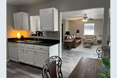 3732 Seven Gables Street, Fort Worth, TX 76133 - Photo 9