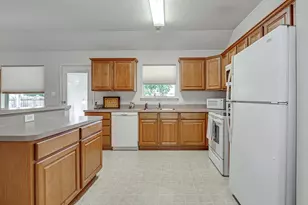 316 Angela Dr, Burleson, TX 76028 - Photo 7