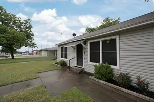 2021 Denison St, Denton, TX 76201 - Photo 3