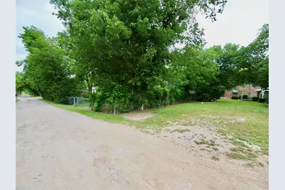 804 Kentucky Street, Graham, TX 76450 - Photo 35
