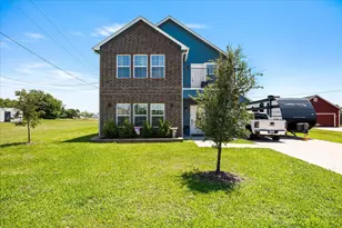 220 Swan Pkwy, East Tawakoni, TX 75472 - Photo 1
