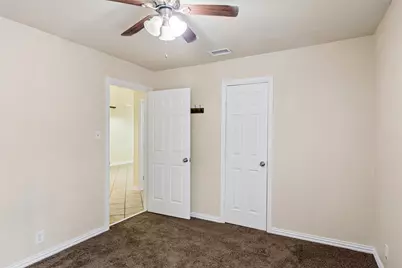 1042 SW 3rd Street, Grand Prairie, TX 75051 - Photo 19