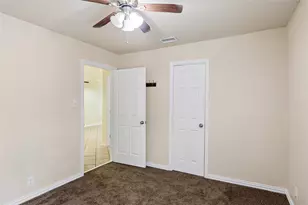 1042 SW 3rd St, Grand Prairie, TX 75051 - Photo 19