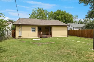 1042 SW 3rd St, Grand Prairie, TX 75051 - Photo 21