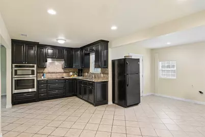1042 SW 3rd Street, Grand Prairie, TX 75051 - Photo 9