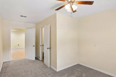 1042 SW 3rd Street, Grand Prairie, TX 75051 - Photo 15
