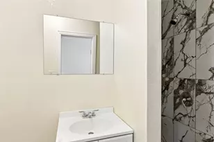 1042 SW 3rd St, Grand Prairie, TX 75051 - Photo 13