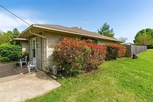 3135 Maple Ave, Greenville, TX 75402 - Photo 3
