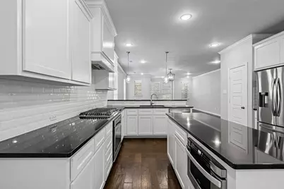 2609 McCart Avenue, Fort Worth, TX 76110 - Photo 9