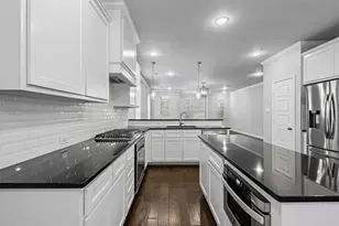 2609 McCart Ave, Fort Worth, TX 76110 - Photo 9