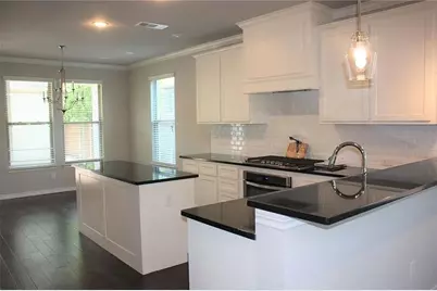 2609 McCart Avenue, Fort Worth, TX 76110 - Photo 11