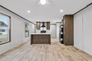 1107 Ridgeview Cir, Granbury, TX 76048 - Photo 11