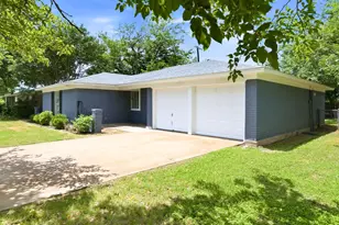 504 S Colonial Dr, Cleburne, TX 76033 - Photo 5