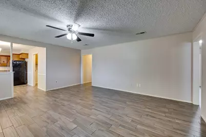 504 S Colonial Drive, Cleburne, TX 76033 - Photo 9