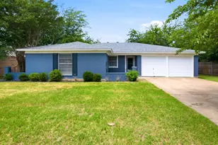 504 S Colonial Dr, Cleburne, TX 76033 - Photo 1
