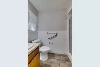 504 S Colonial Drive, Cleburne, TX 76033 - Photo 25