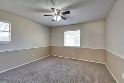 504 S Colonial Drive, Cleburne, TX 76033 - Photo 17