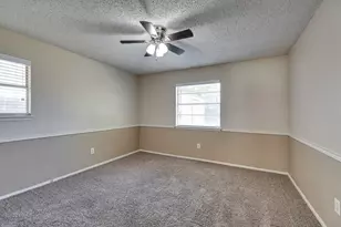 504 S Colonial Dr, Cleburne, TX 76033 - Photo 17