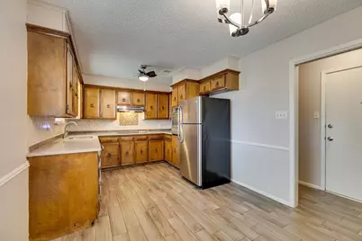 504 S Colonial Drive, Cleburne, TX 76033 - Photo 13