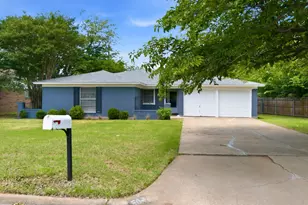 504 S Colonial Dr, Cleburne, TX 76033 - Photo 3