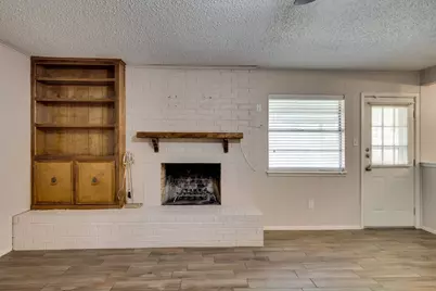 504 S Colonial Drive, Cleburne, TX 76033 - Photo 11