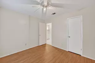 207 Water Ln, Crowley, TX 76036 - Photo 19