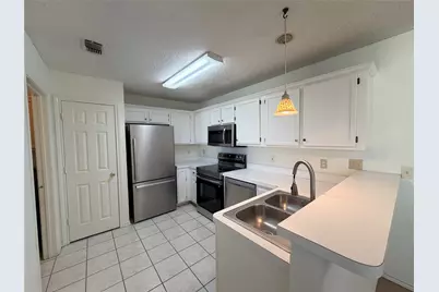 805 Hillbrooke Drive, Arlington, TX 76001 - Photo 3