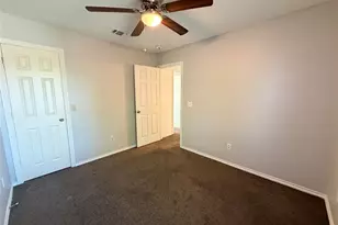 805 Hillbrooke Dr, Arlington, TX 76001 - Photo 15