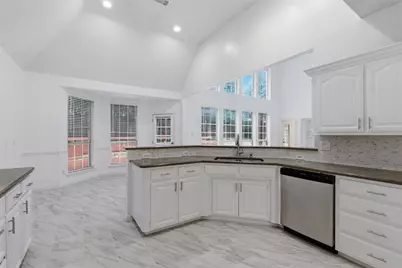 305 W Mill Valley Drive, Colleyville, TX 76034 - Photo 13