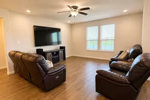 1204 Burlingame Dr, Cleburne, TX 76033 - Photo 5