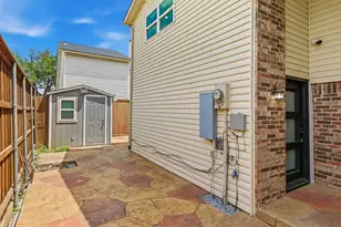 2651 Via Ventura Cir, Carrollton, TX 75006 - Photo 25