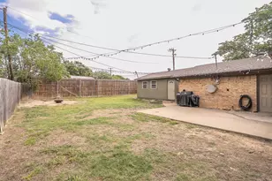 6037 Lindy Ln, Watauga, TX 76148 - Photo 21