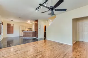 911 Harwood Ct, Euless, TX 76039 - Photo 7