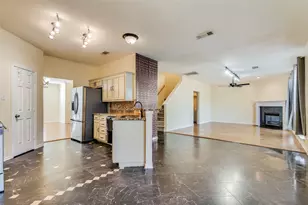 911 Harwood Ct, Euless, TX 76039 - Photo 11