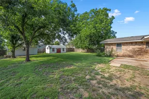 111 E Dawn Dr, Robinson, TX 76706 - Photo 17